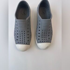 Native shoes size 2 gray